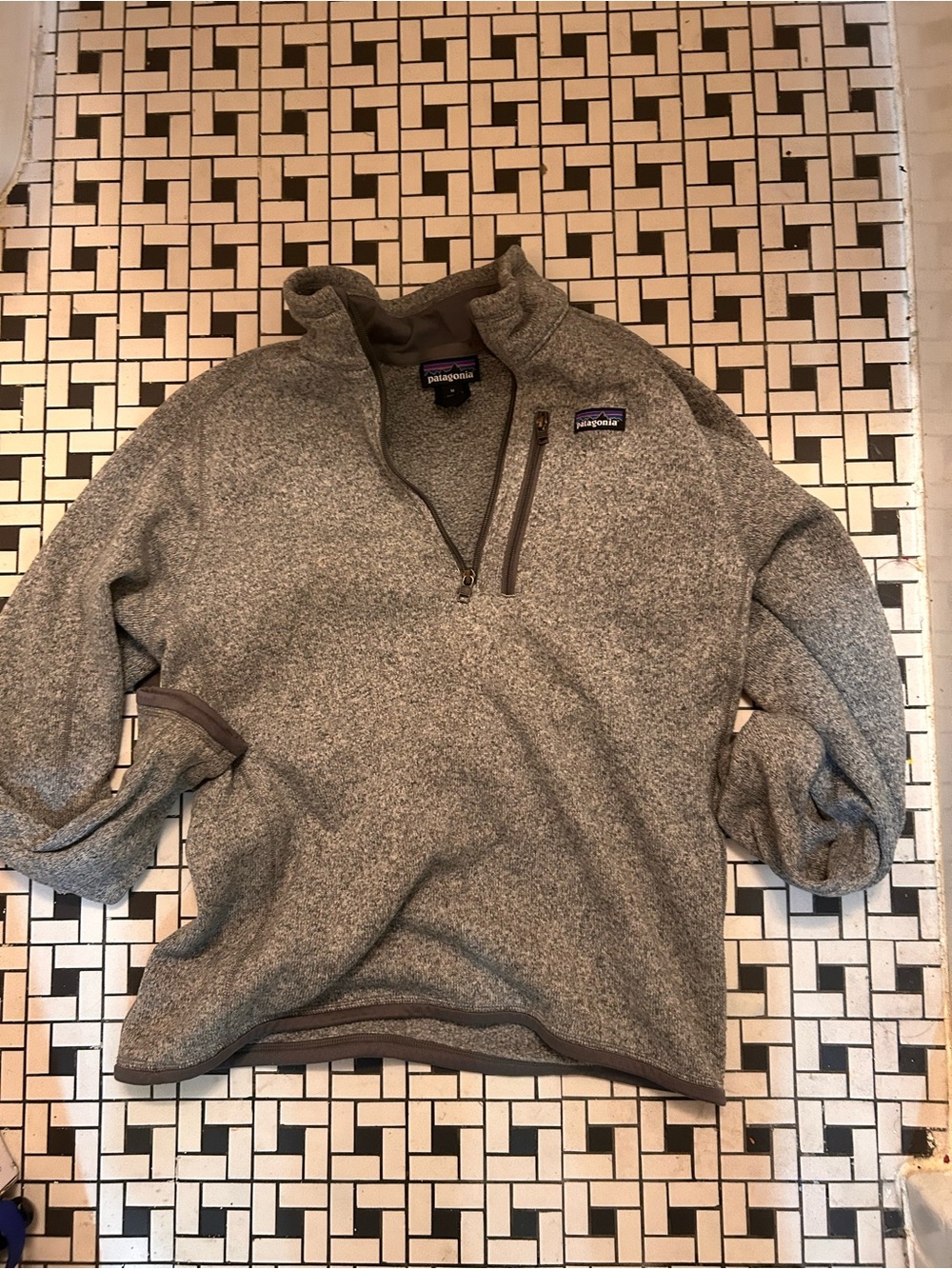 Patagonia women’s  Heather Gray Quarter-Zip Fleece Pullover